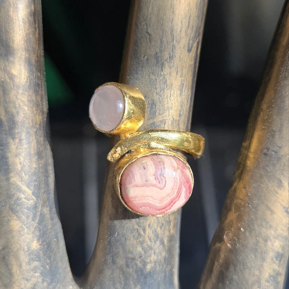 Pink Howlite & rose quartz wrap golden ring sz7.5 - Picture 4 of 8